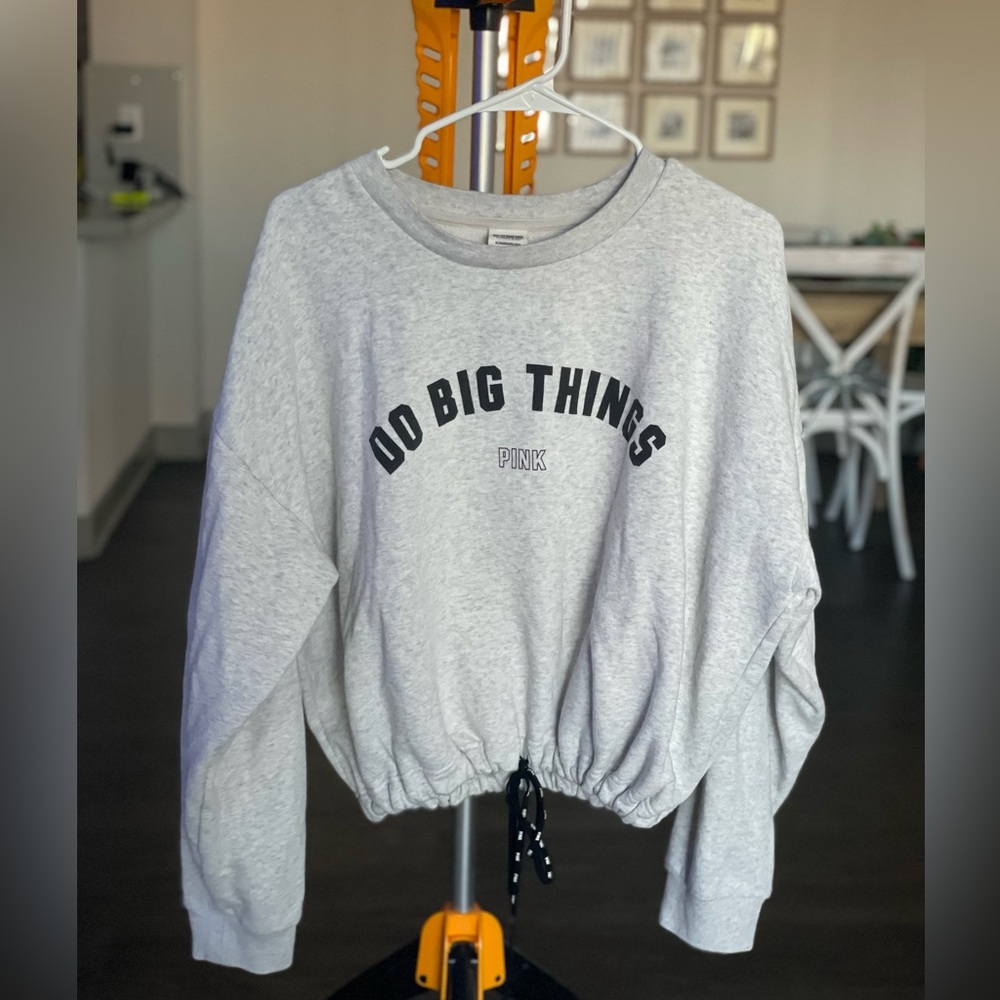 Grey “Do Big Things” Cropped Sweatshirt